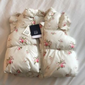 Baby gap puffer vest NWT 6-12m